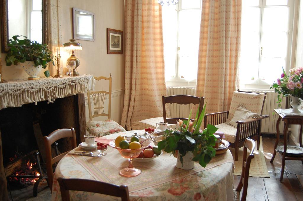 Bed and Breakfast Jardins Secrets Ангулем Экстерьер фото
