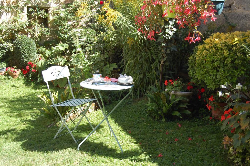 Bed and Breakfast Jardins Secrets Ангулем Экстерьер фото