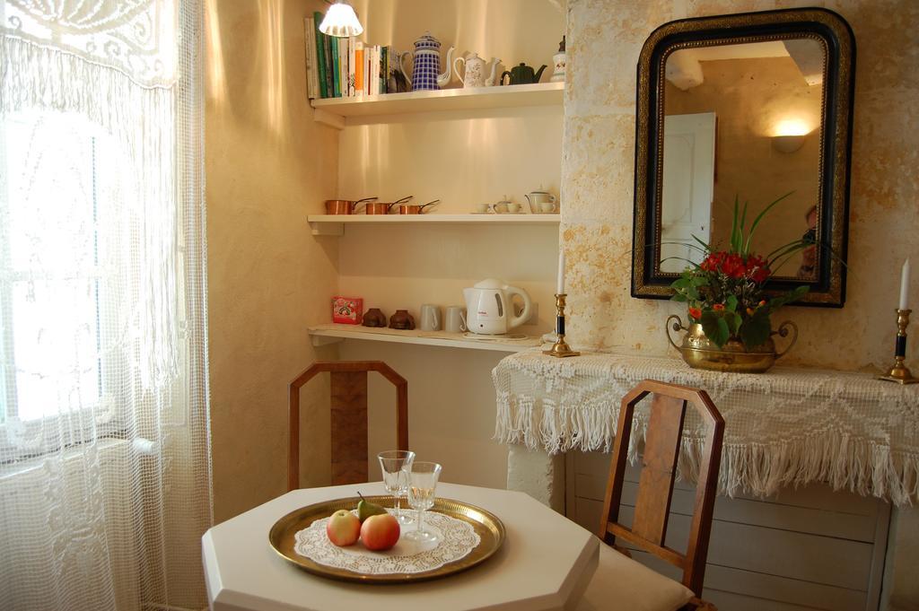 Bed and Breakfast Jardins Secrets Ангулем Экстерьер фото